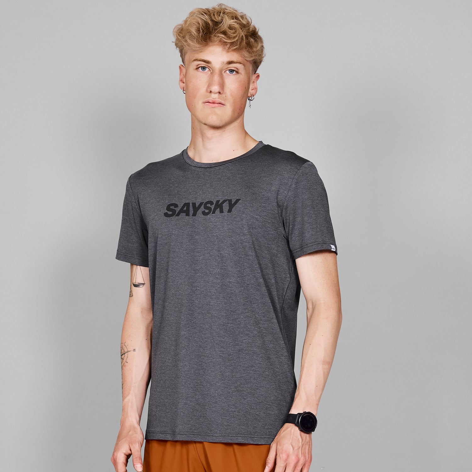 □ 公式 □ SAYSKY/セイスカイ ランニングTシャツ MMRSS20c7004 Logo 