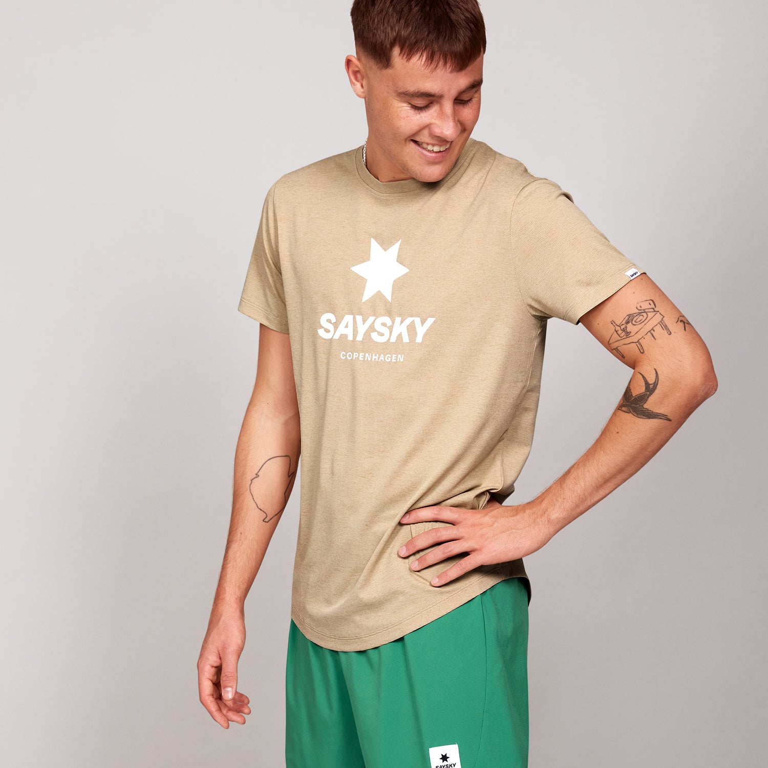 □ 公式 □ SAYSKY/セイスカイ ランニングTシャツ LMRSS30c8001 Logo
