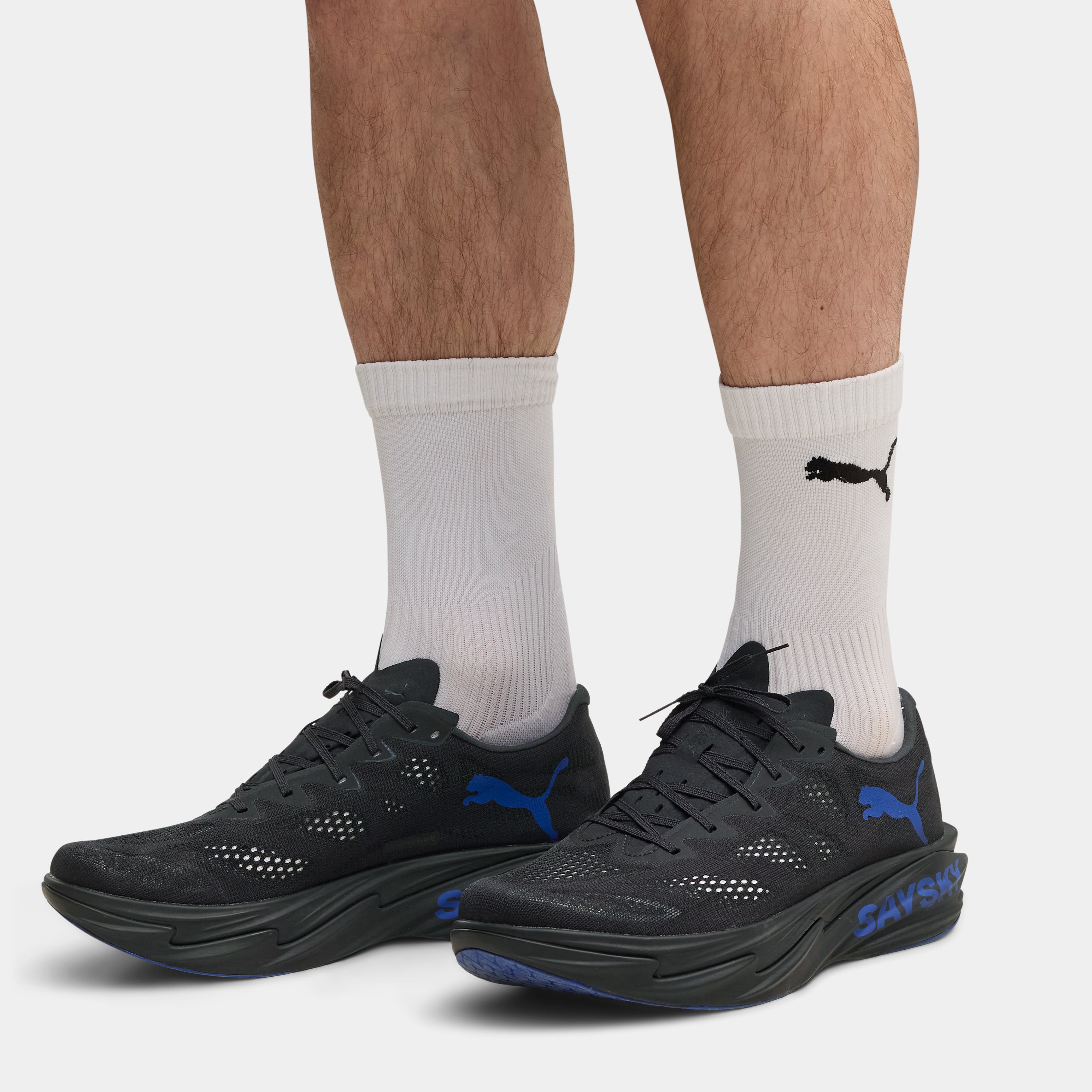 【Puma X SAYSKY】ランニングシューズ P31394201 ディヴィエイト ニトロ エリート 4 SAYSKY - Flat Dark Gray-vivid Blue [メンズ]