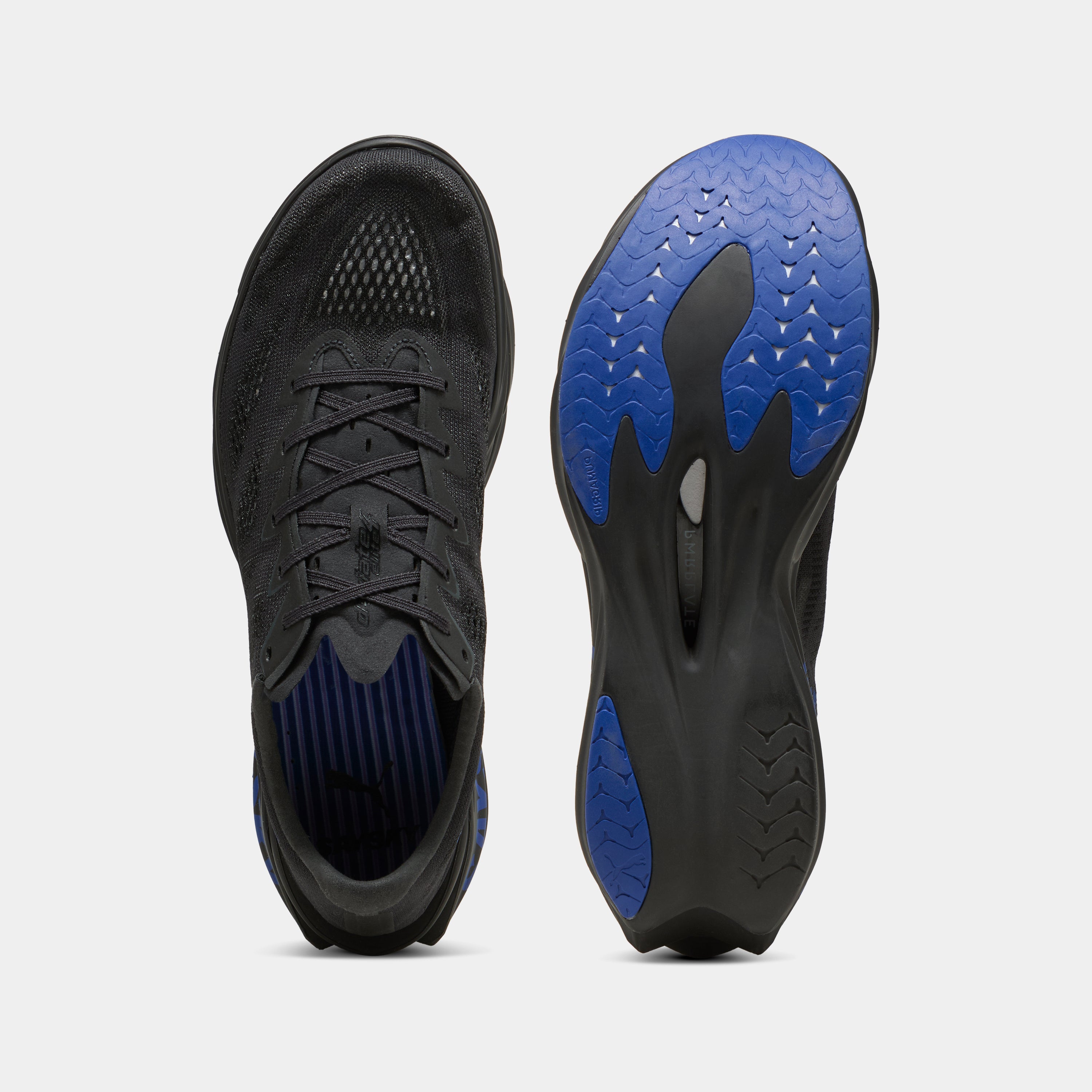 【Puma X SAYSKY】ランニングシューズ P31394201 ディヴィエイト ニトロ エリート 4 SAYSKY - Flat Dark Gray-vivid Blue [メンズ]
