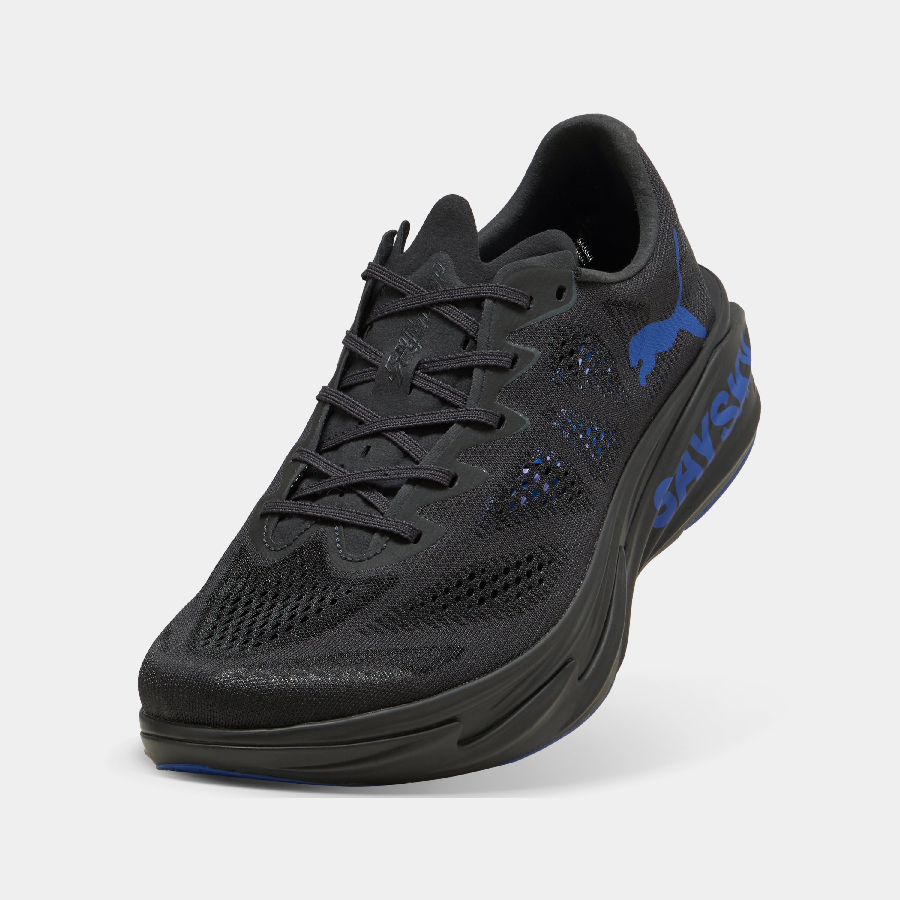 【Puma X SAYSKY】ランニングシューズ P31394201 ディヴィエイト ニトロ エリート 4 SAYSKY - Flat Dark Gray-vivid Blue [メンズ]