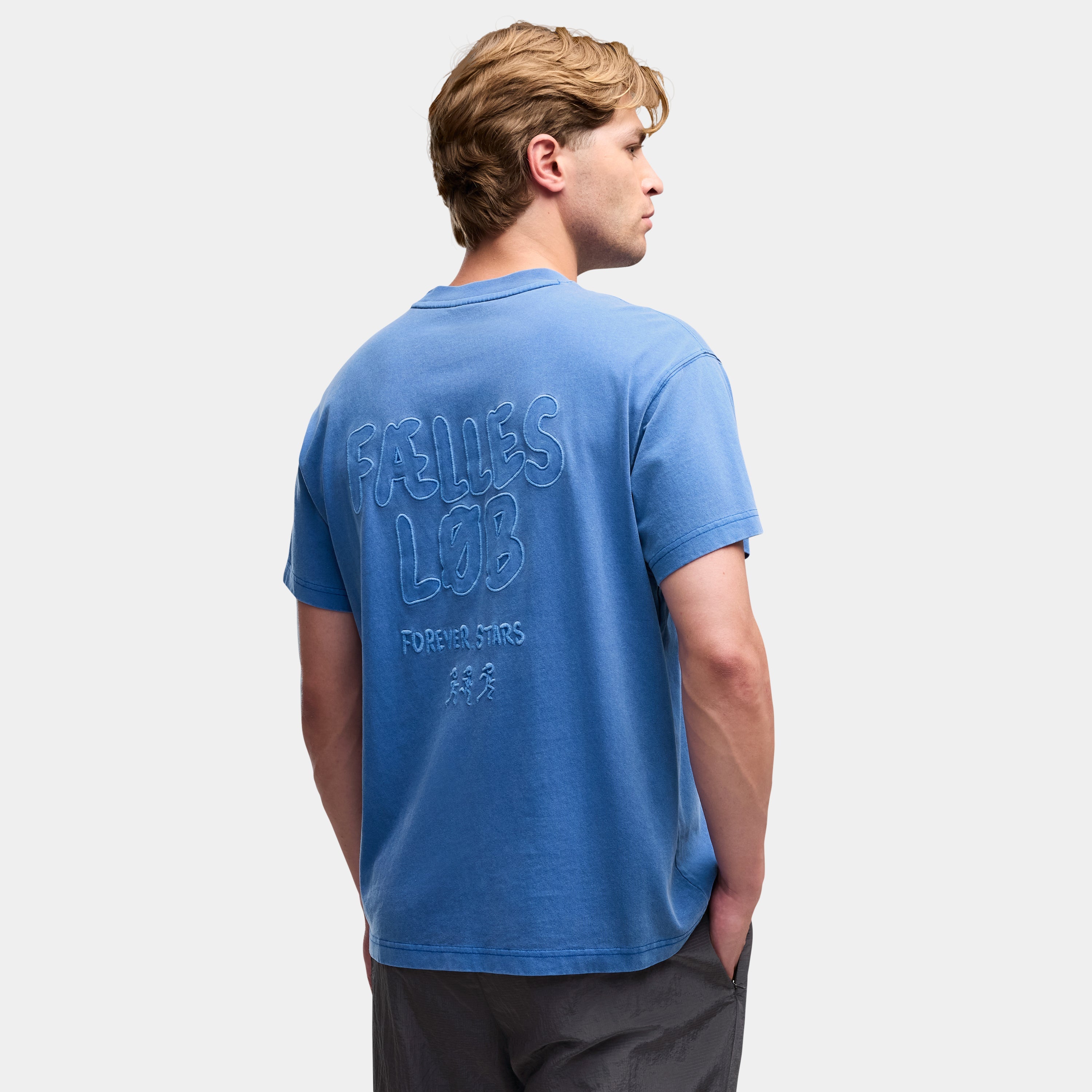 【Puma X SAYSKY】ランニングTシャツ P52901598 Unisex Graphic Team Tee - Cobalt Glaze [ユニセックス]