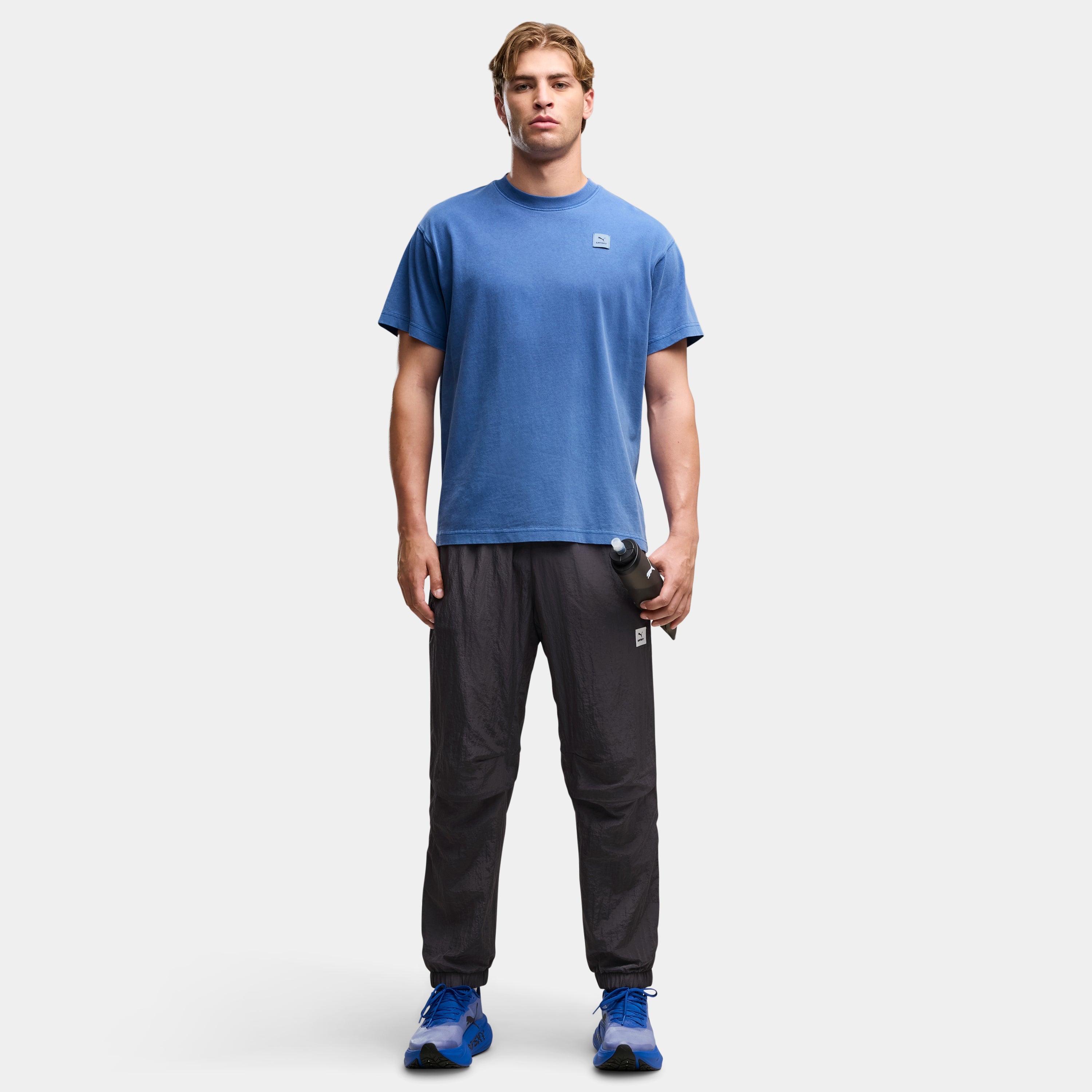 【Puma X SAYSKY】ランニングTシャツ P52901598 Unisex Graphic Team Tee - Cobalt Glaze [ユニセックス]