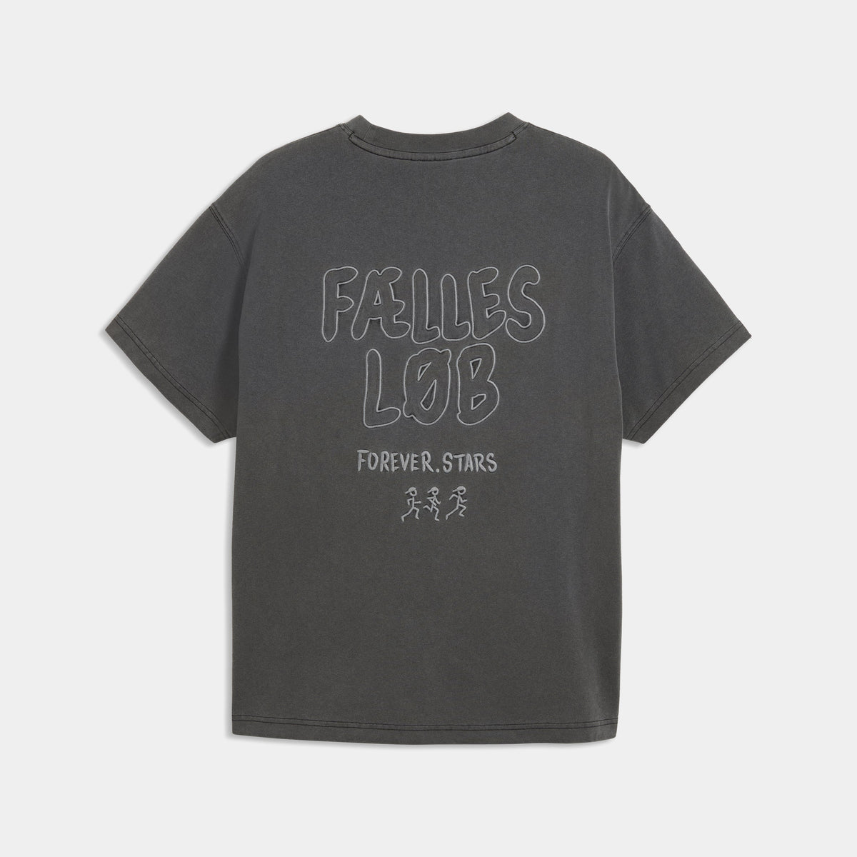 【Puma X SAYSKY】ランニングTシャツ P52901599 Unisex Graphic Team Tee - Flat Dark Gray [ユニセックス]