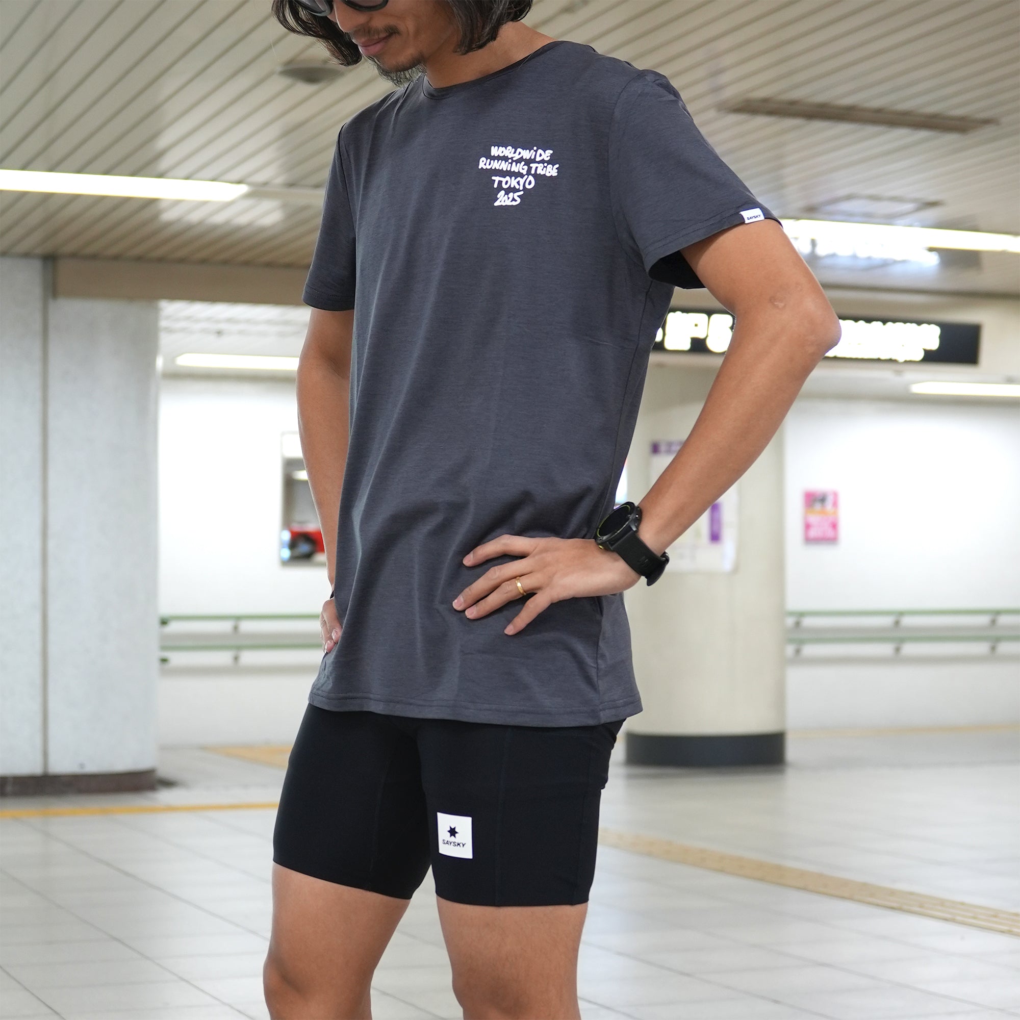 【日本限定】ランニングTシャツ ZMRSS27c7004 Pace Tokyo 2025 T-shirt - Grey Melange [メンズ]