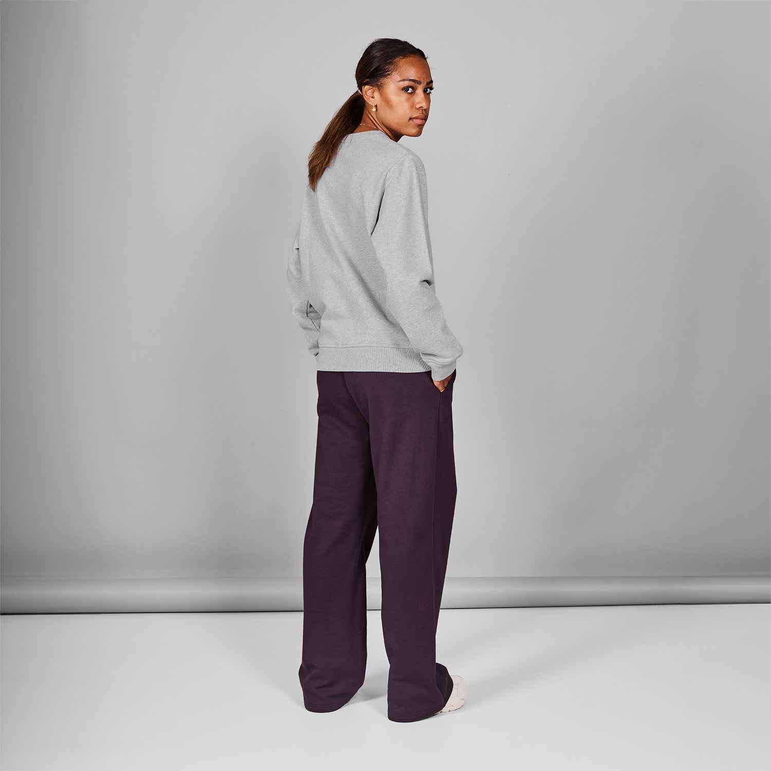 スウェット XWLCR70c6006 W Everyday Crewneck - Grey [レディーズ]