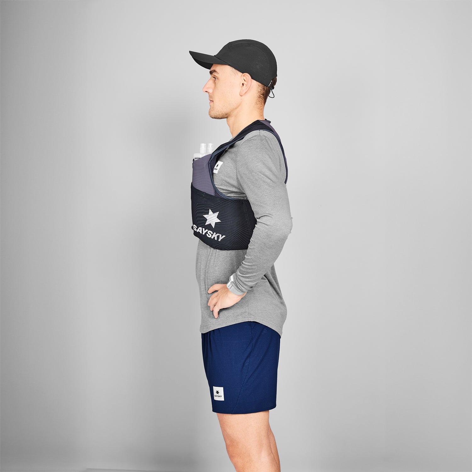 ランニングベスト XUAVE101c901 XUAVE101c901 Flow Vest 101 8L- Black [ユニセックス]