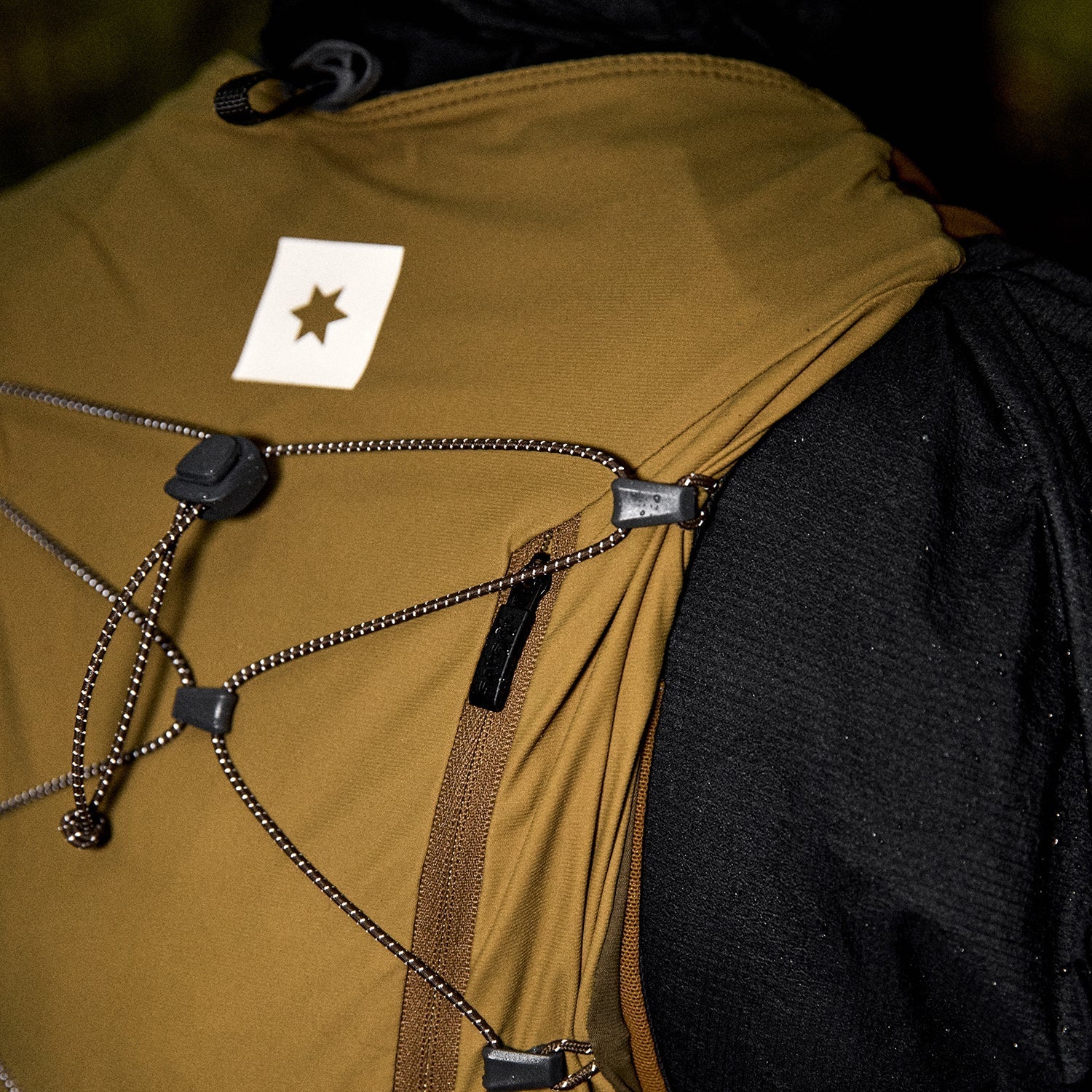 ランニングベスト MUAVE201c310 Flow Vest 201 12L - GREEN [ユニセックス]
