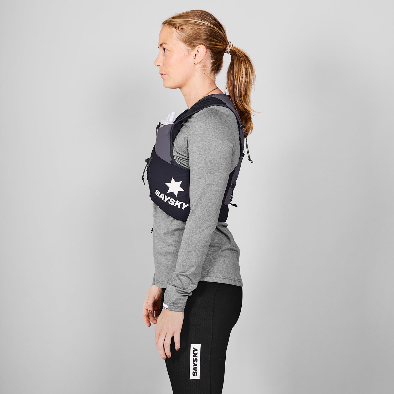 ランニングベスト XUAVE201c901 XUAVE201c901 Flow Vest 201 12L- Black [ユニセックス]