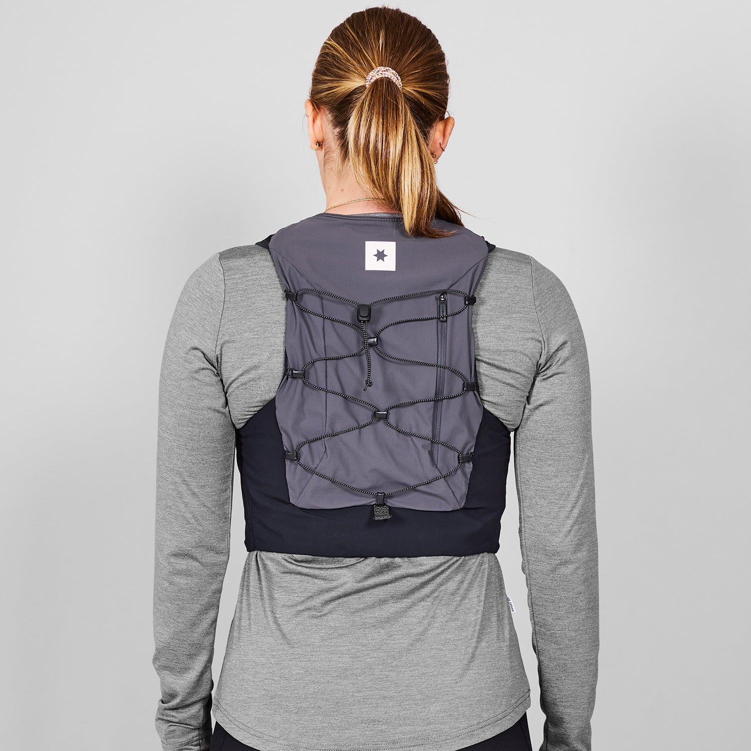 ランニングベスト XUAVE201c901 XUAVE201c901 Flow Vest 201 12L- Black [ユニセックス]