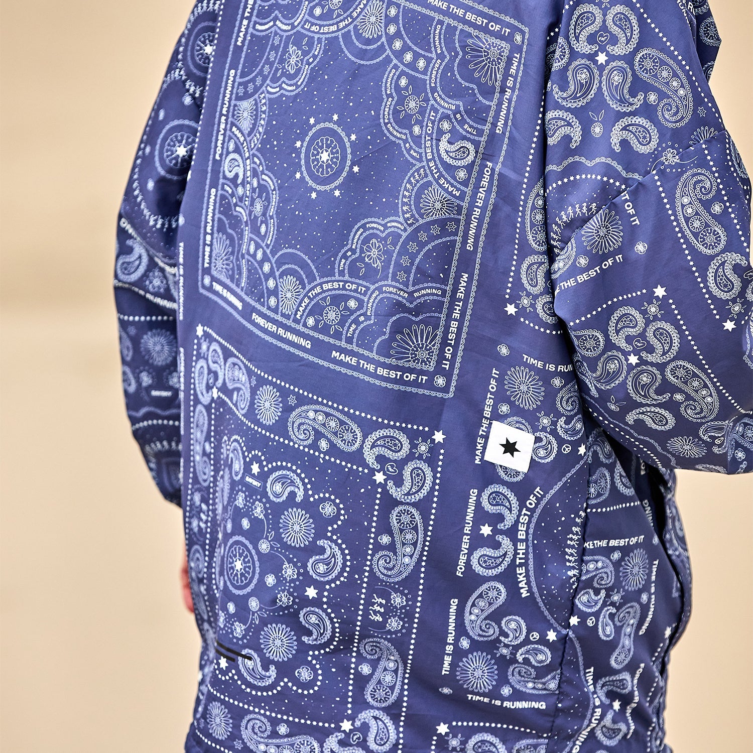 ランニングアノラック MMRJA05c1020 Paisley Pace Anorak - Blue Paisley Aop [メンズ]