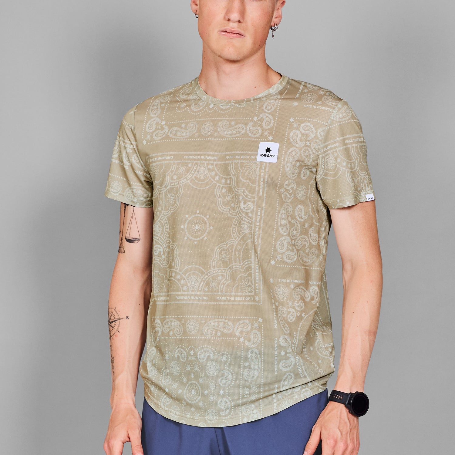 ランニングTシャツ MMRSS03c1021 Paisley Combat T-shirt - Beige Paisley Aop [メンズ]