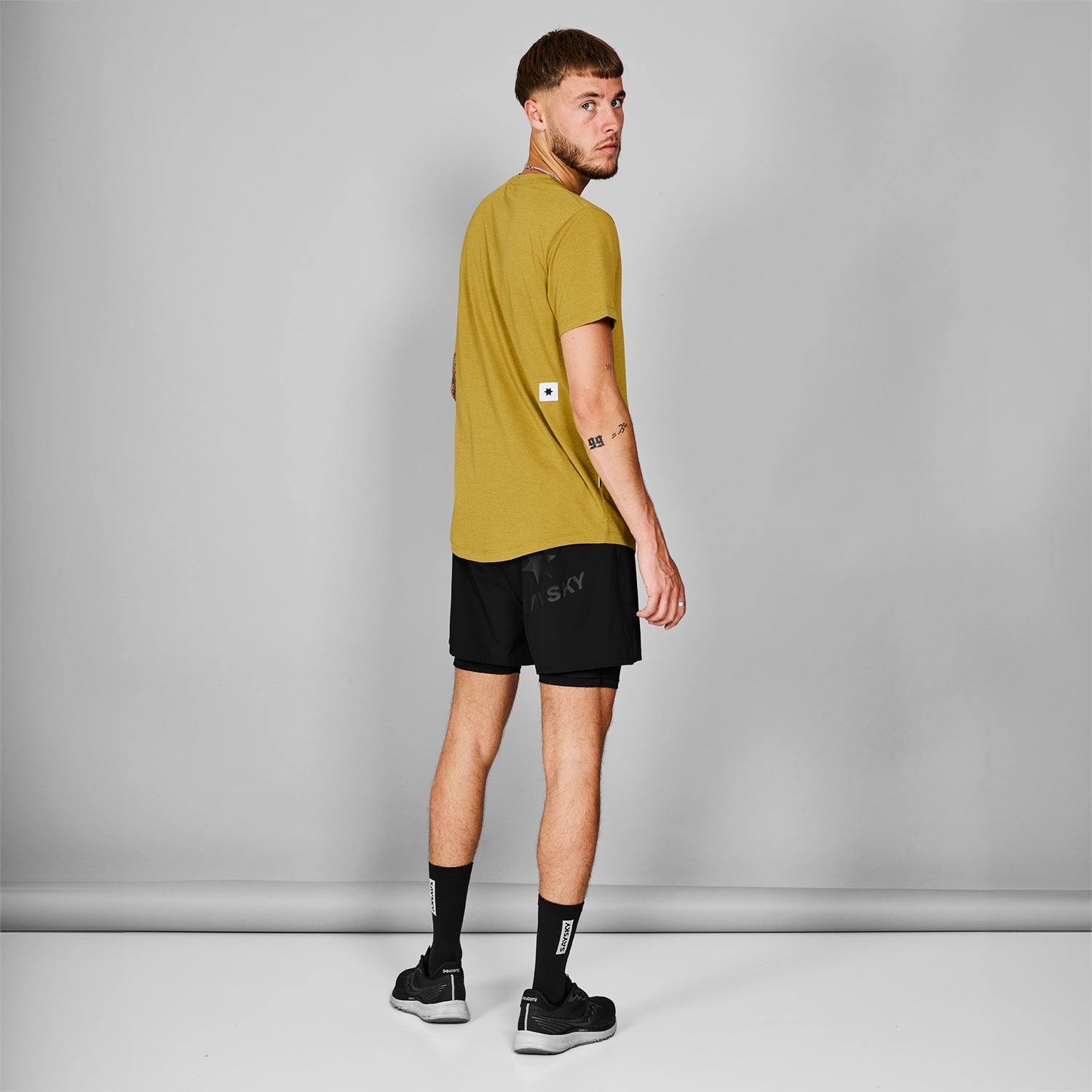 ランニングTシャツ MMRSS30c4006 Logo Combat T-shirt - Yellow Melange [メンズ]