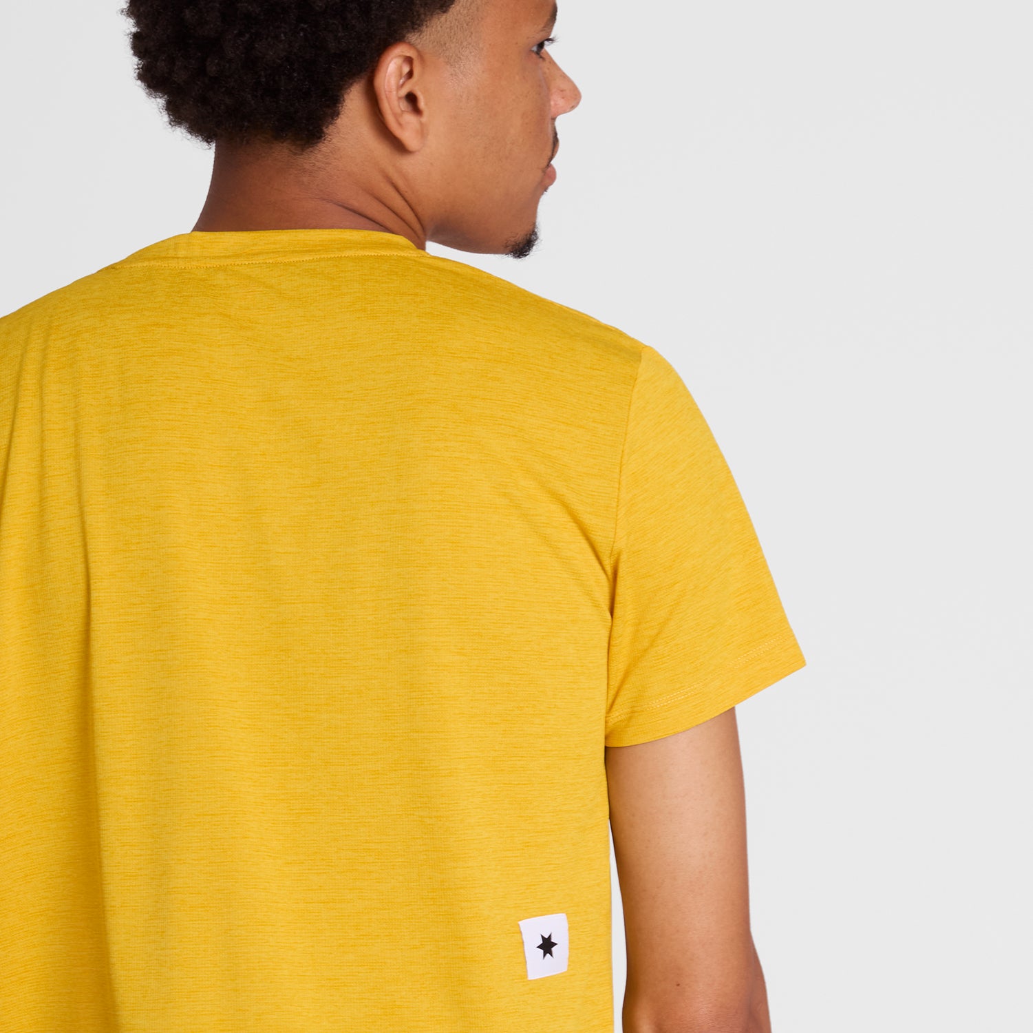 ランニングTシャツ NMRSS30c4007 Logo Combat T-shirt - Yellow [メンズ]