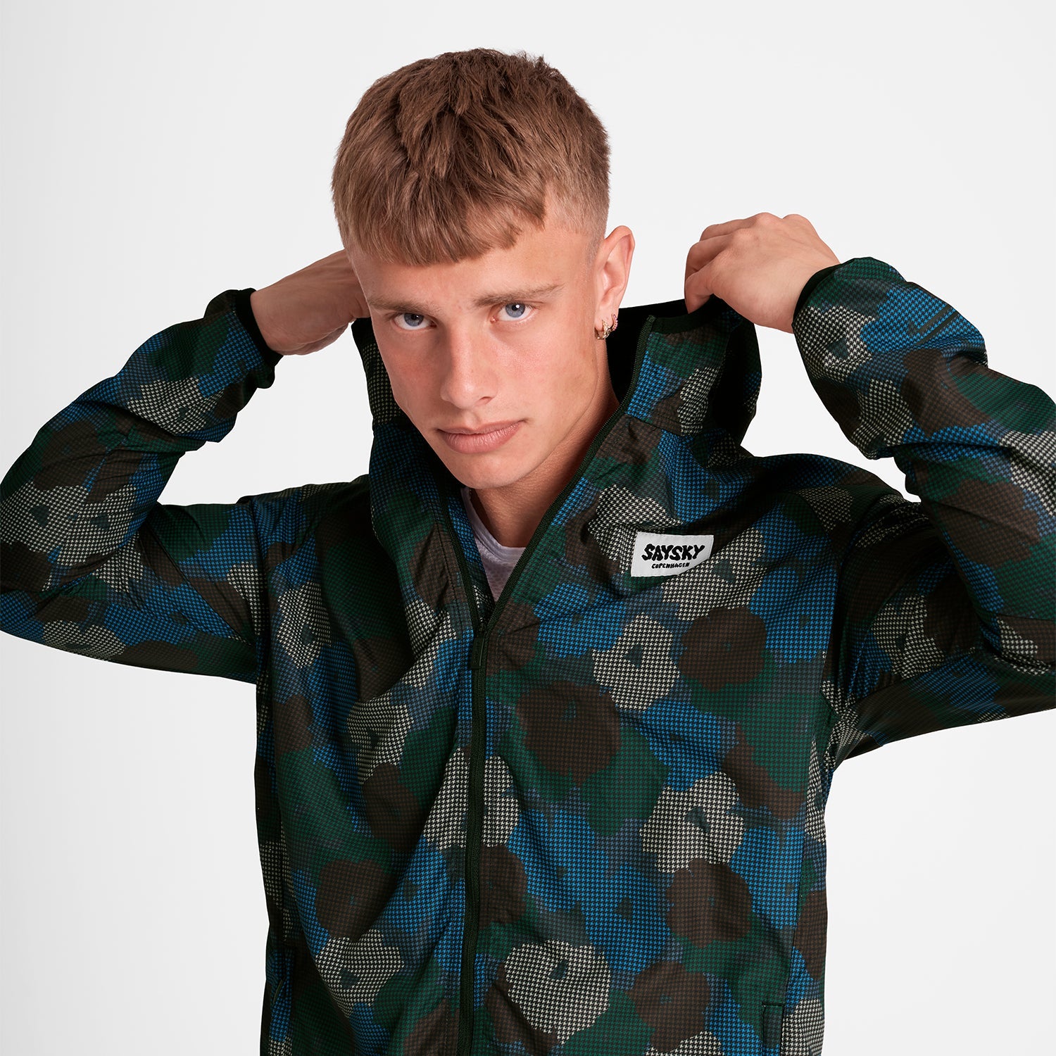 ランニングジャケット OMRJA22c1046 Flower Pace Jacket - Blue Aop [メンズ]