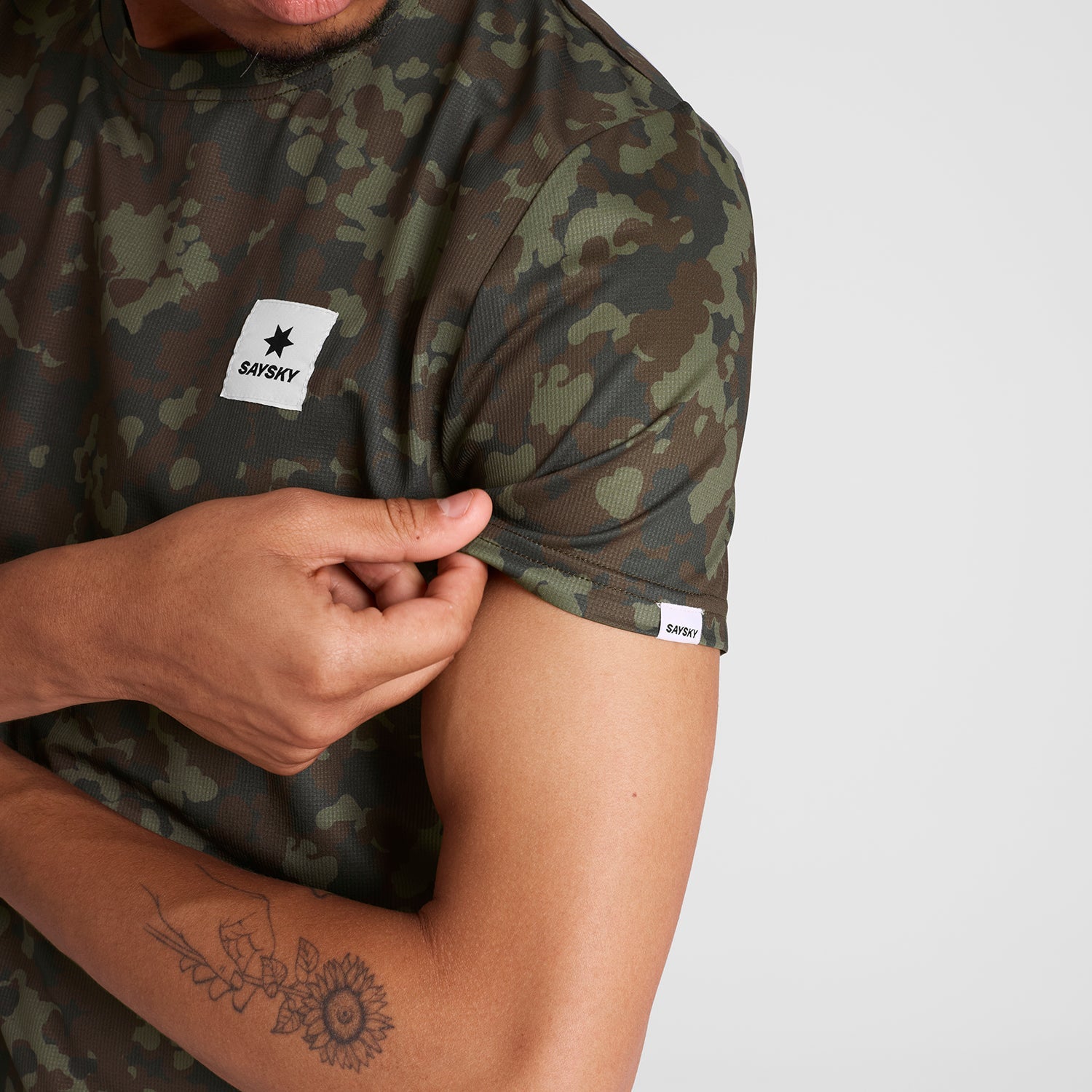 □ 公式 □ SAYSKY/セイスカイ ランニングTシャツ OMRSS31c1048 Camo