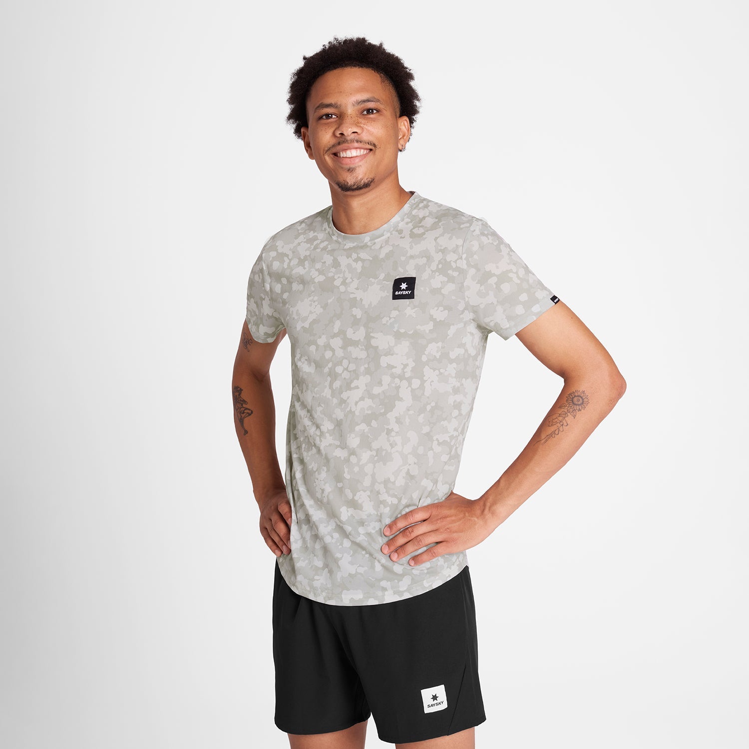 ランニングTシャツ OMRSS31c1049 Camo Combat T-shirt - Sand Aop [メンズ]