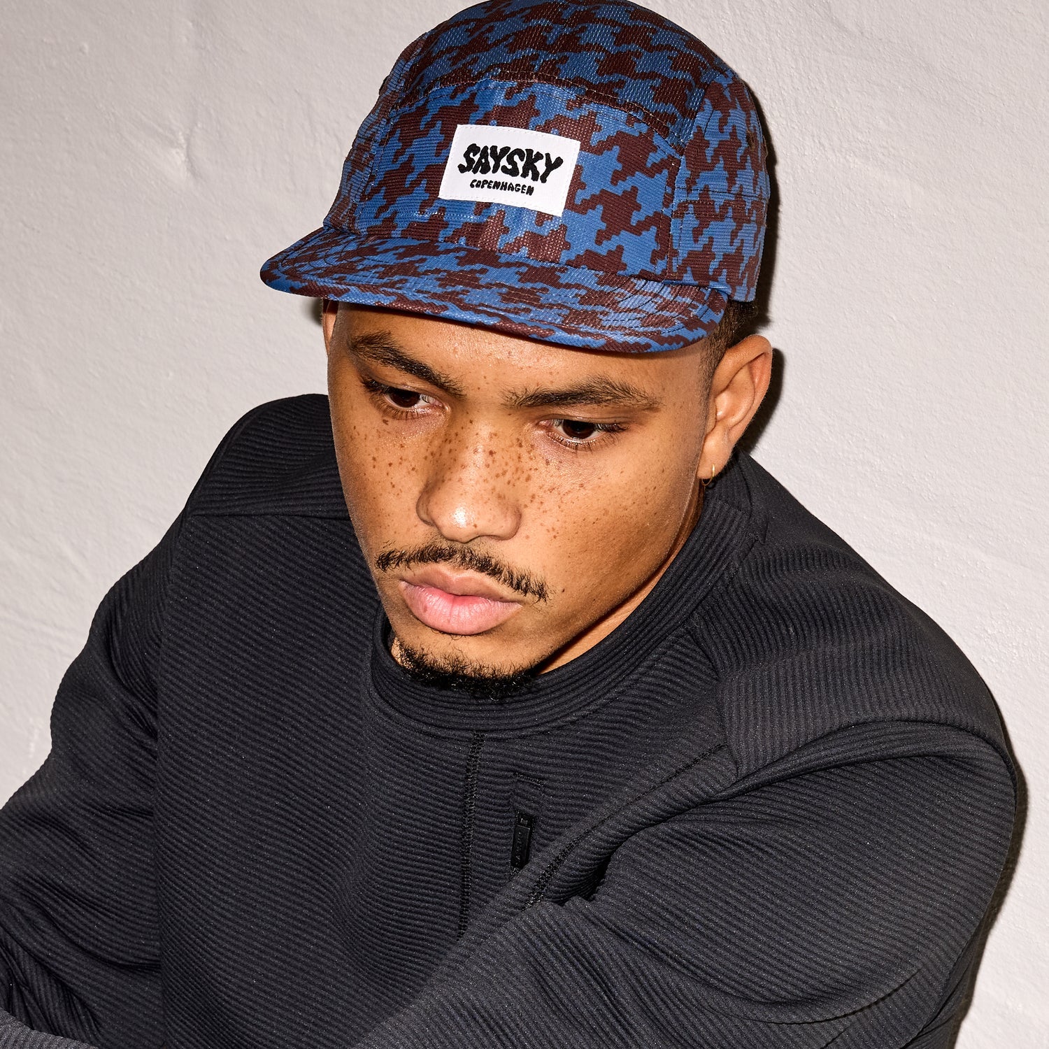 ランニングキャップ OUACA101c1047 Combat Cap - Blue Aop [ユニセックス]