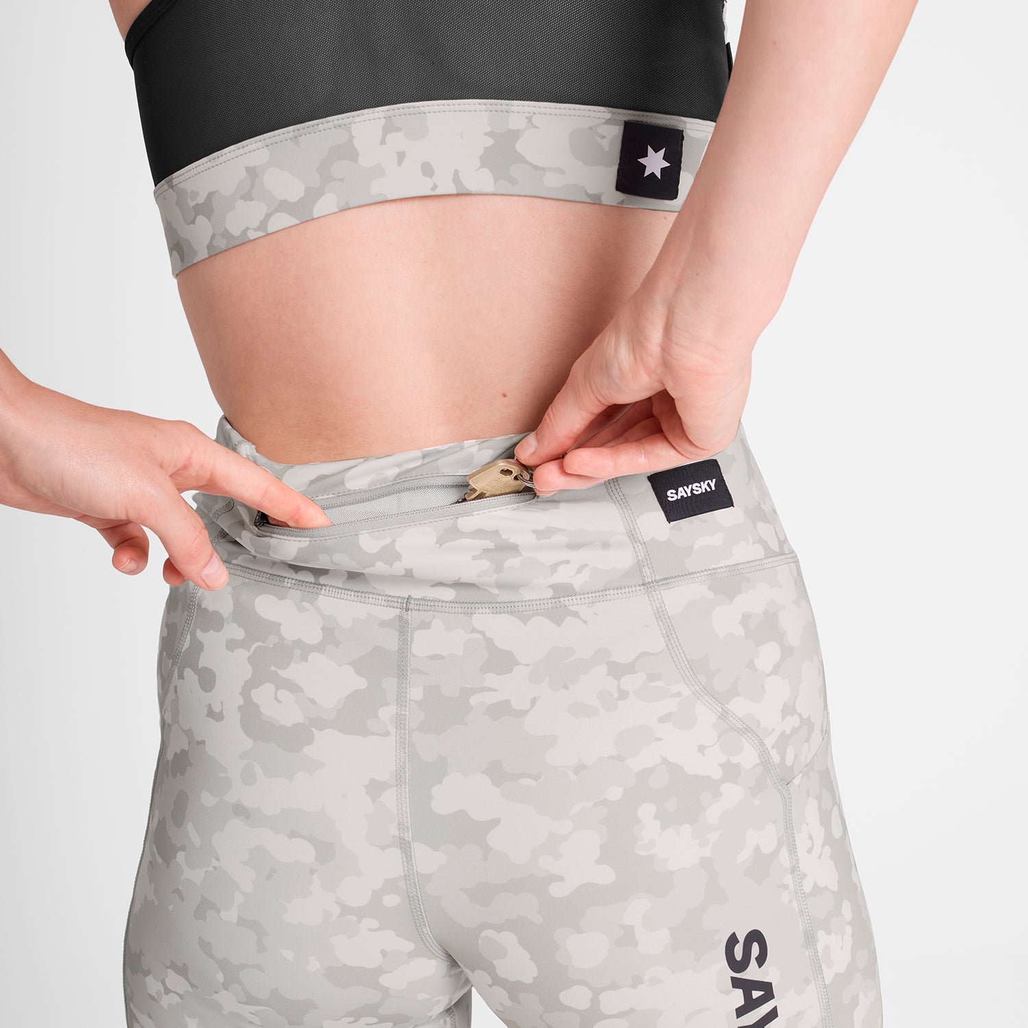 ランニングタイツ OWRST30c1049 W Camo Combat+ Short Tights 7inch - Sand Aop [レディーズ]