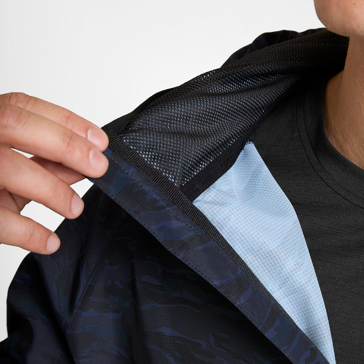 ランニングジャケット SM10006c1080 Tiger Pace Jacket - Black Camo [メンズ]
