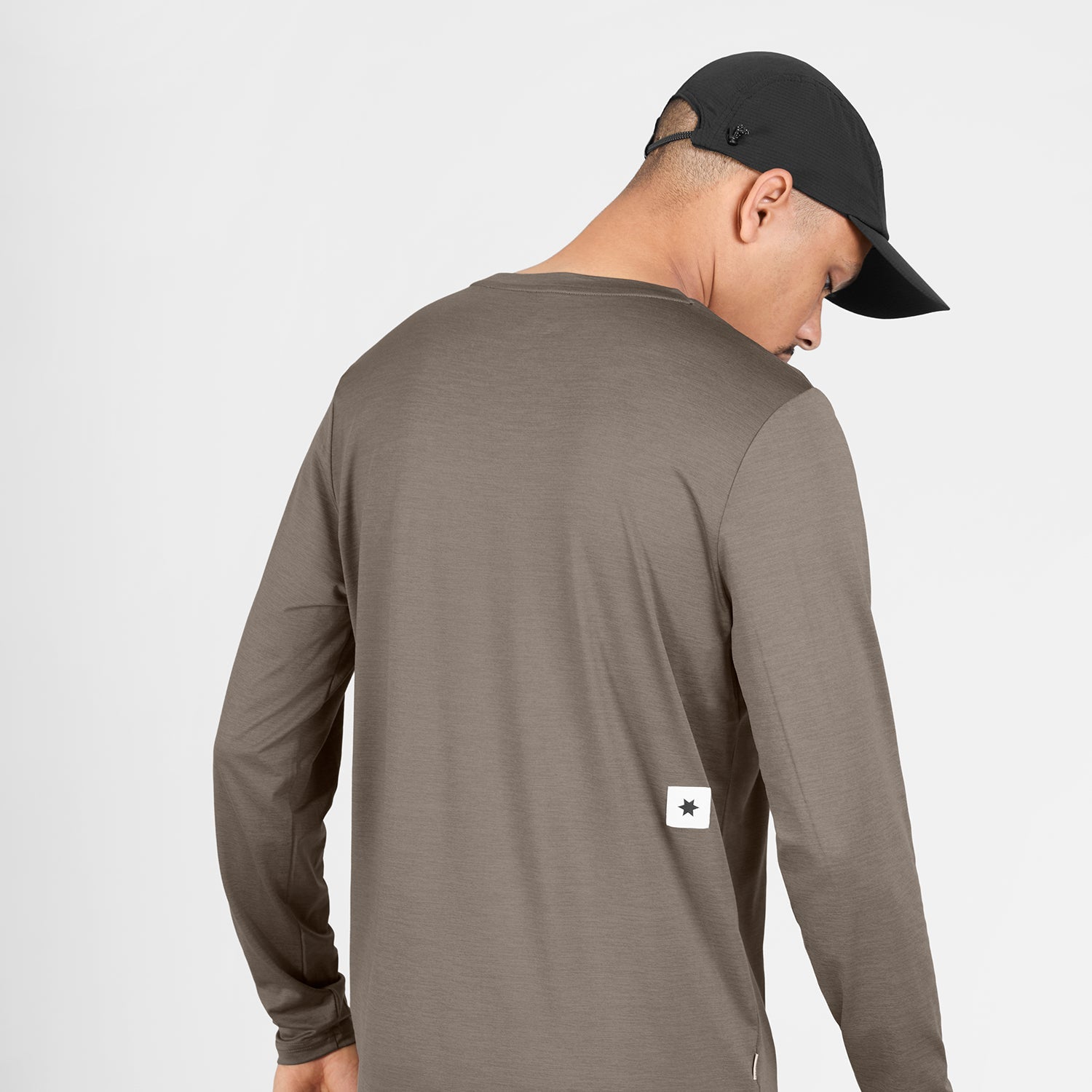 ランニングTシャツ（ロングスリーブ） SM20004c8005 Clean Pace Long Sleeve - Taupe [メンズ]
