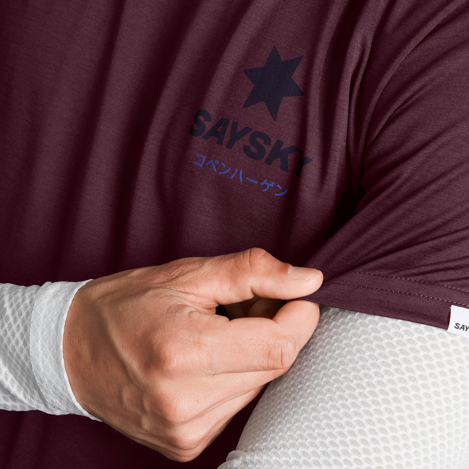 ランニングTシャツ SM25034c5011 Statement Pace T-shirt - Burgundy [メンズ]