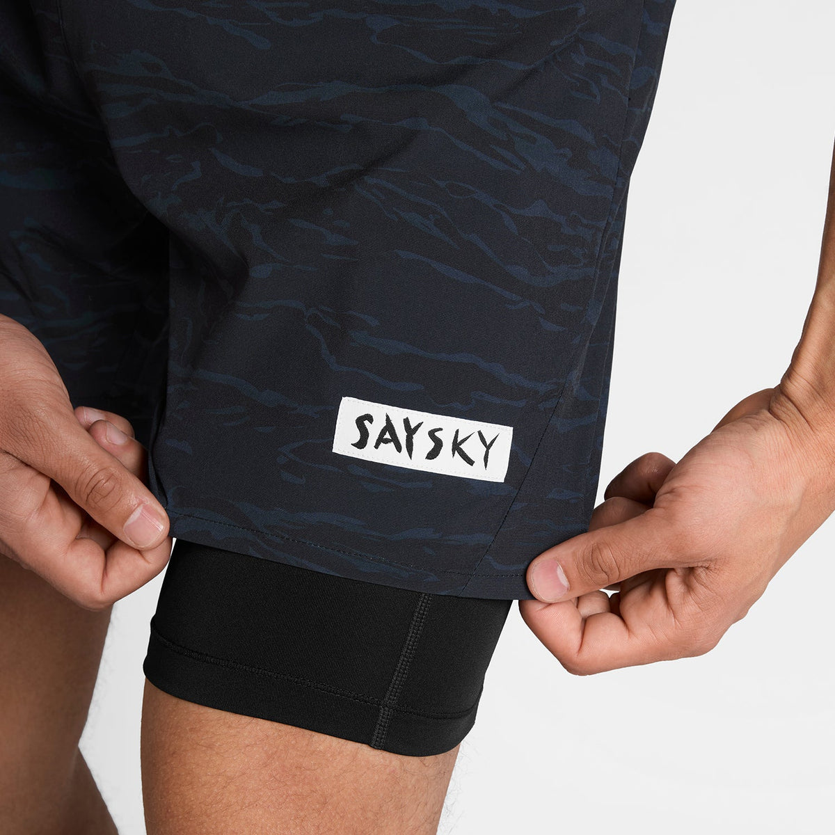 ランニングショーツ SM40019c1080 Tiger Pace 2-in-1 Shorts 5inch - Black Camo [メンズ]