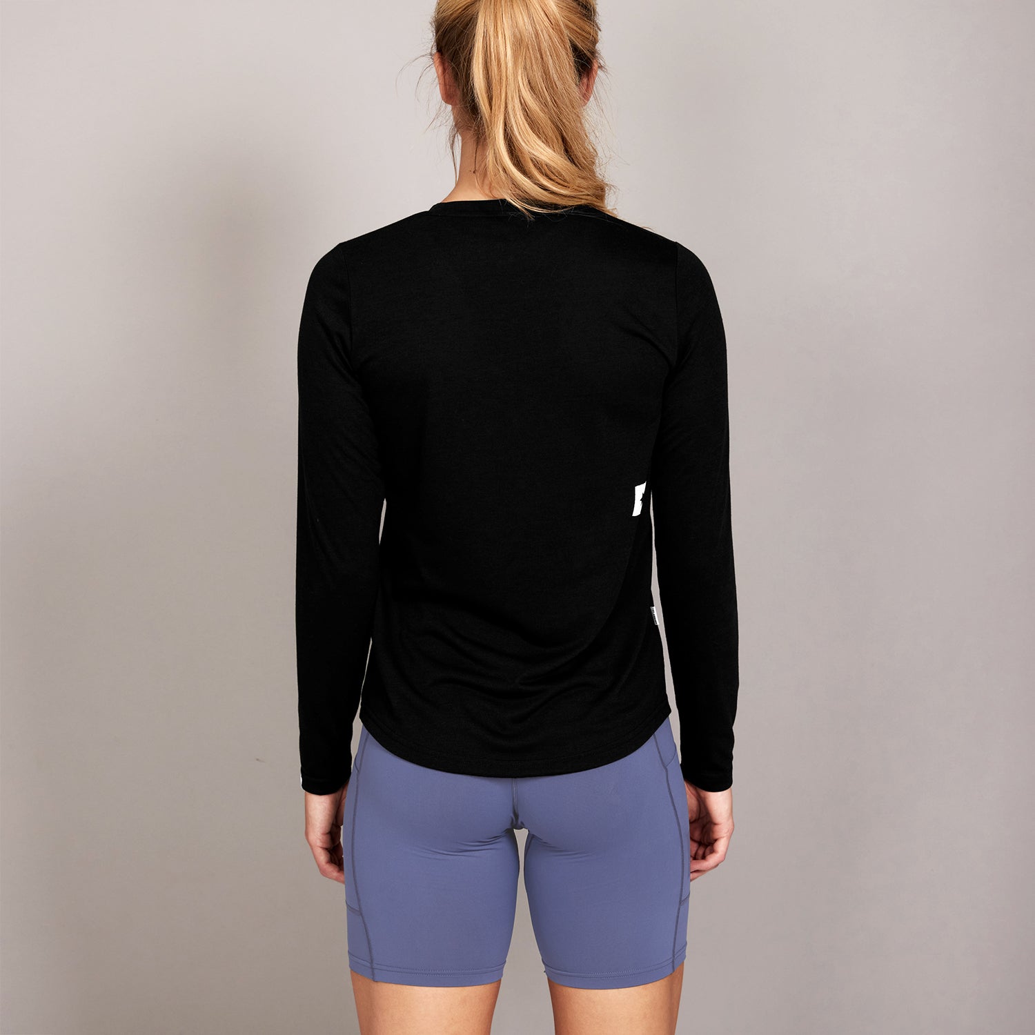 モーションTシャツ（ロングスリーブ） SW20001c901 W Clean Motion Long Sleeve - Black [レディーズ]