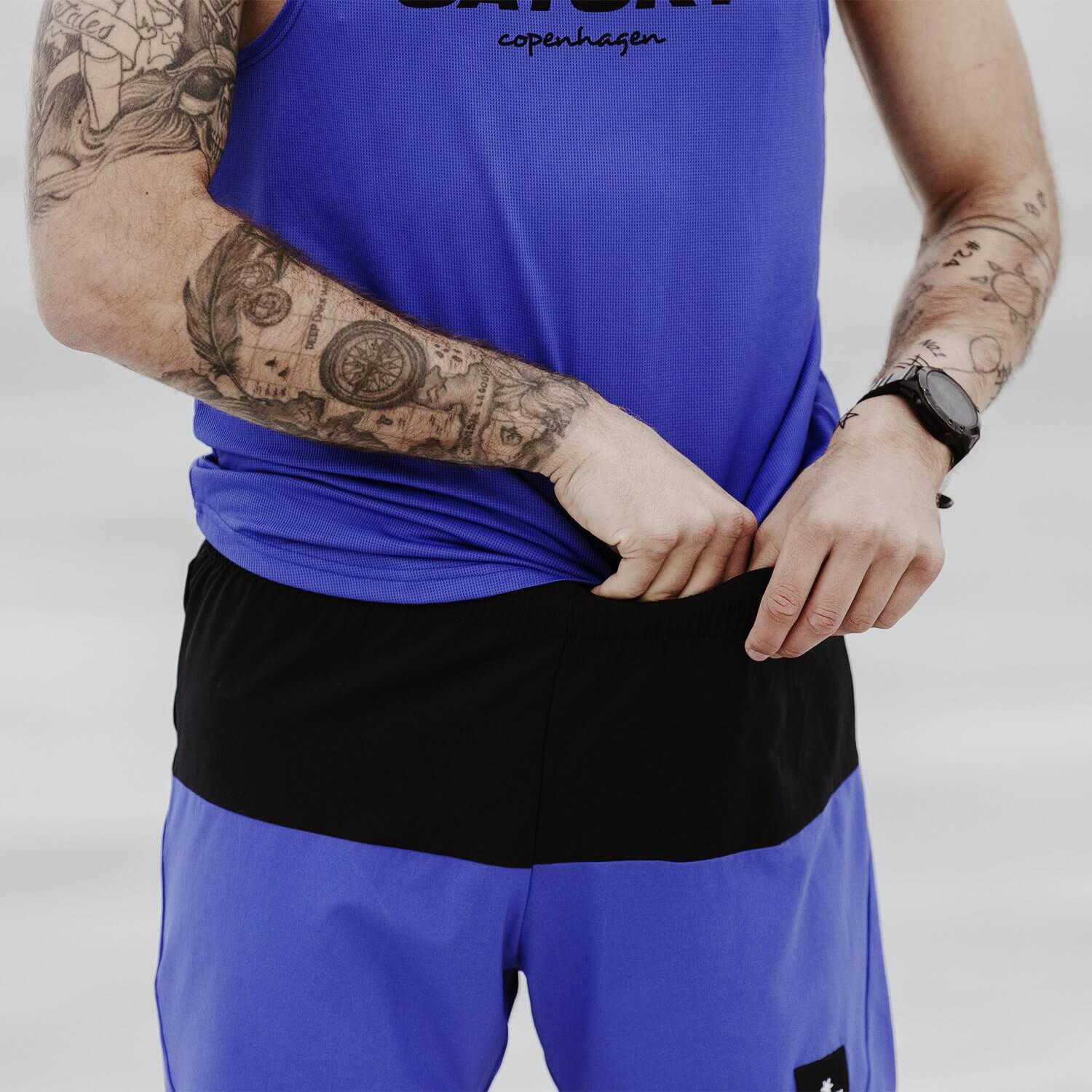 ランニングショーツ GMRSH01 Pace Shorts - Black/Royal Blue [ユニセックス]