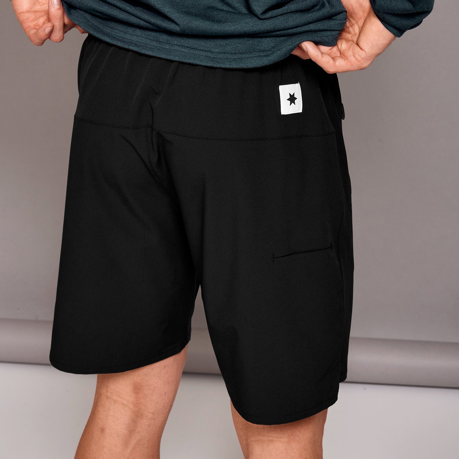 モーションショーツ XMRSH51c901 Motion Shorts 8inch - Black [メンズ]