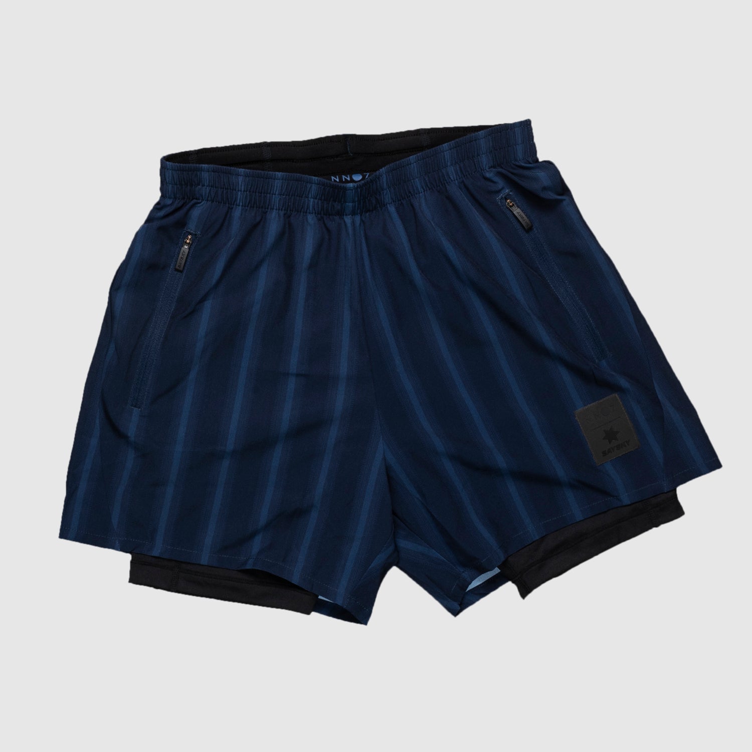 ランニングショーツ ZMRSH02 2-in-1 Shorts Nn07 X Saysky - Black/Navy Stripe [ユニセックス]