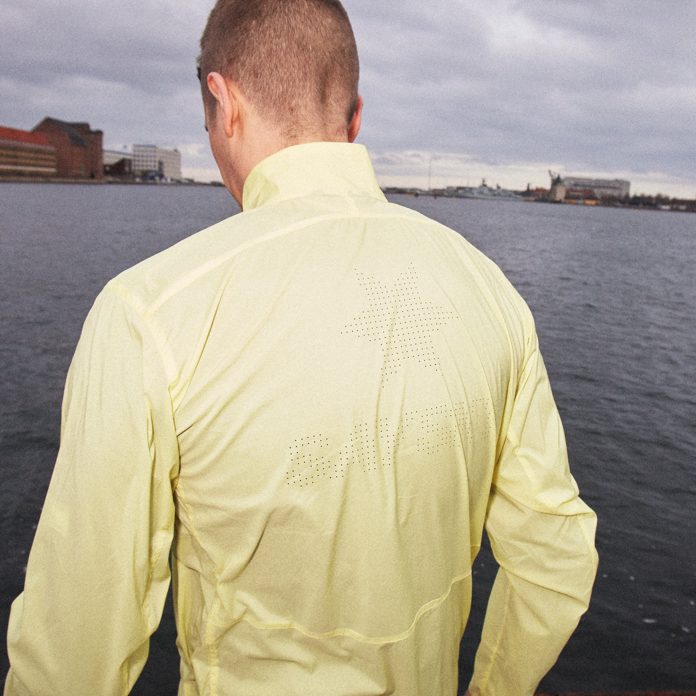 ランニングジャケット JMRJA01C401 Clean Flow Jacket - Yellow [メンズ]