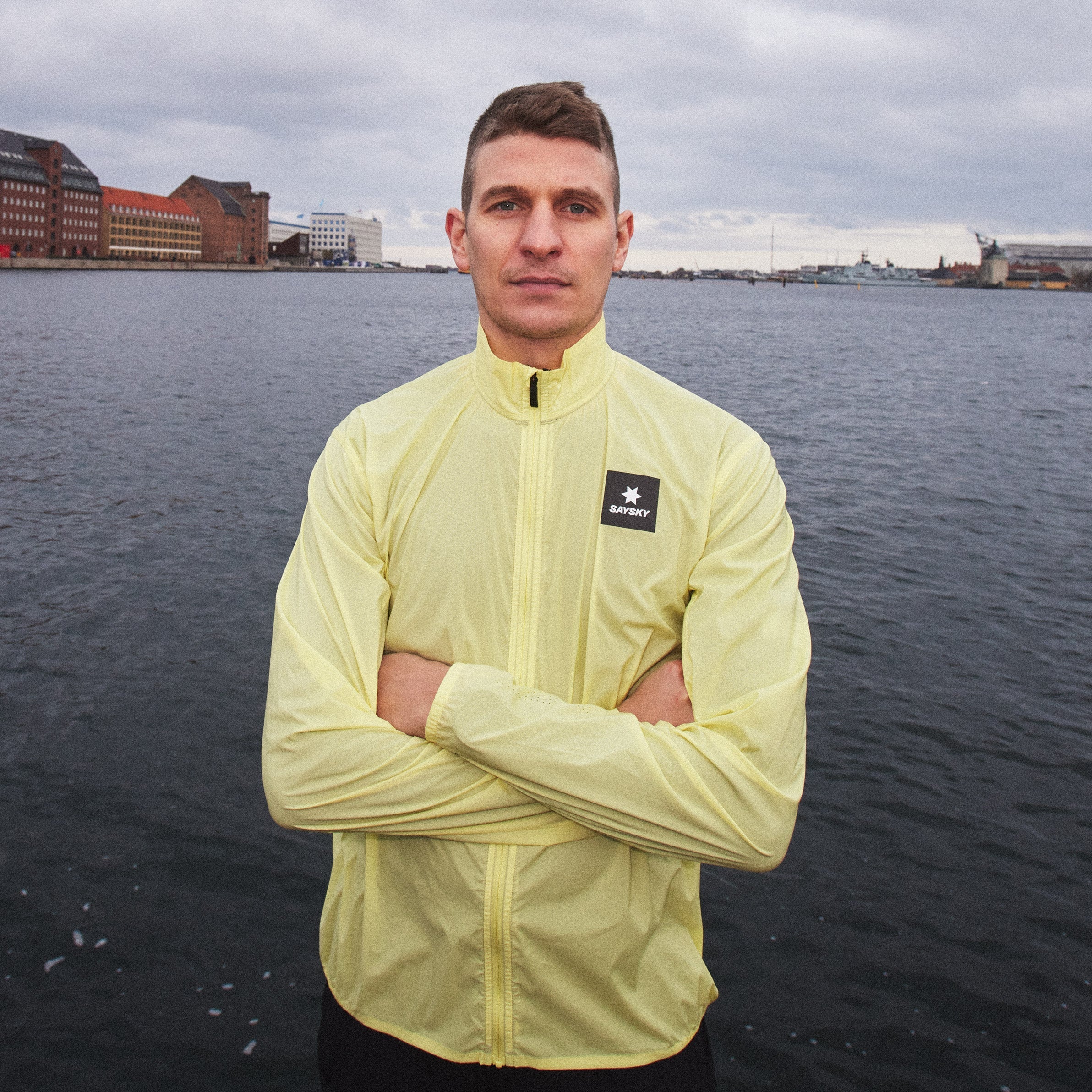 ランニングジャケット JMRJA01C401 Clean Flow Jacket - Yellow [メンズ]