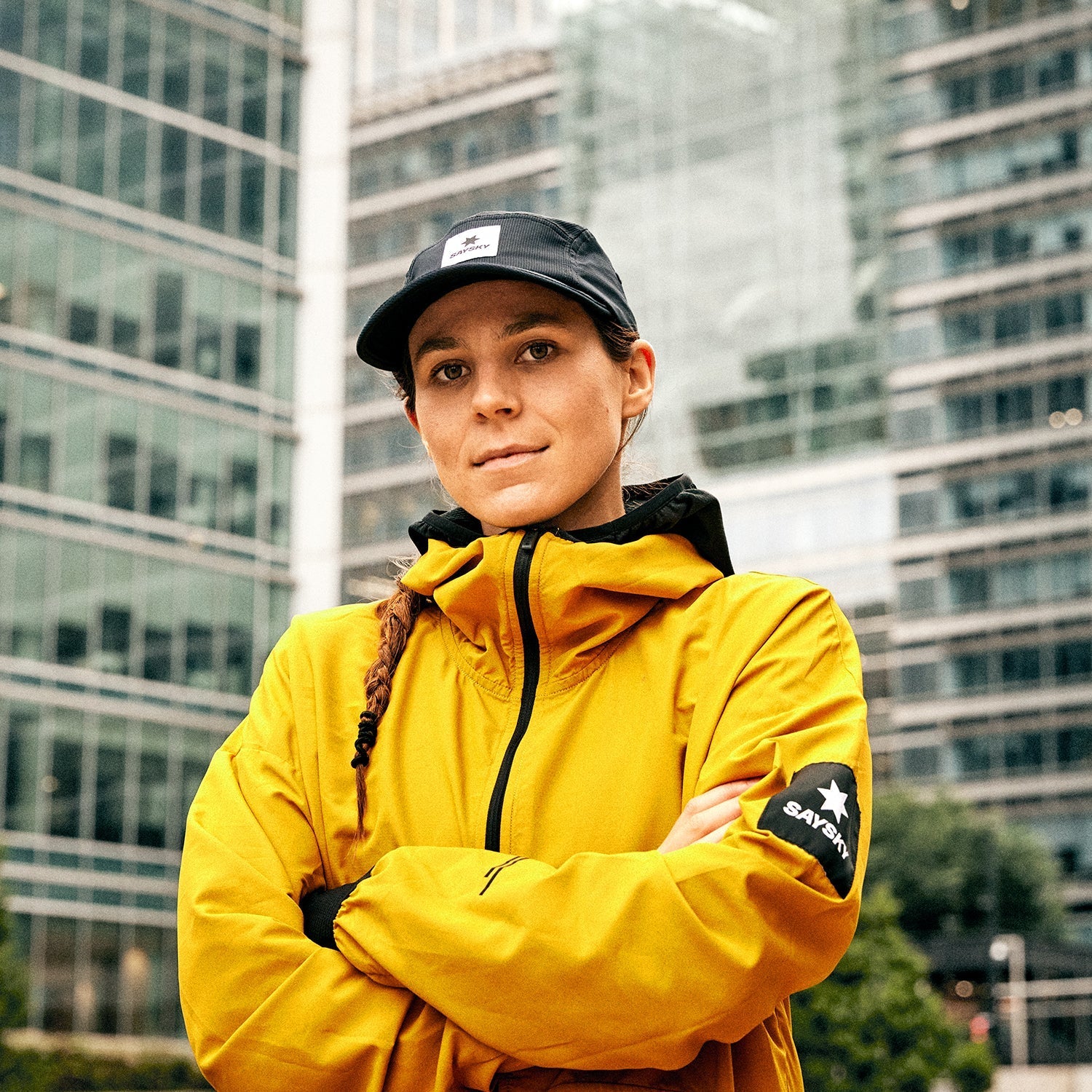 □ 公式 □ SAYSKY/セイスカイ ランニングアノラック KMRJA03c402 Pace Anorak - Yellow [メンズ]