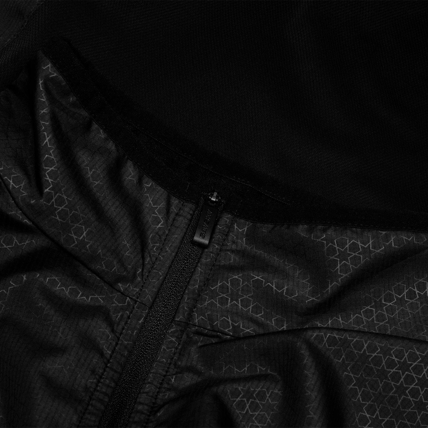 ランニングベスト GMRVE01 Clean Pace Vest - Black Embossed [ユニセックス]