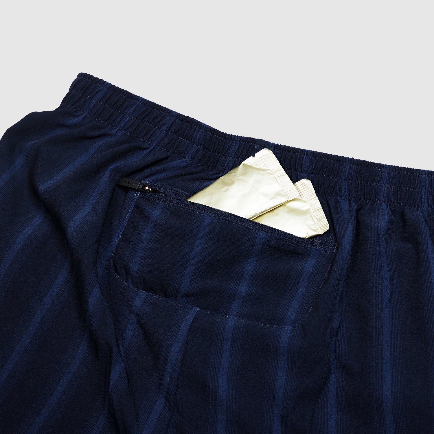 ランニングショーツ ZMRSH02 2-in-1 Shorts Nn07 X Saysky - Black/Navy Stripe [ユニセックス]